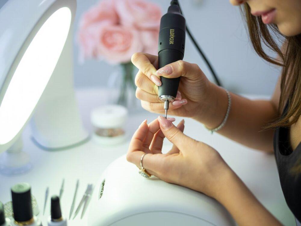 manicure elektryczny