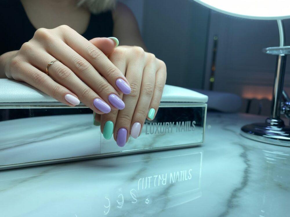 manicure hybrydowy
