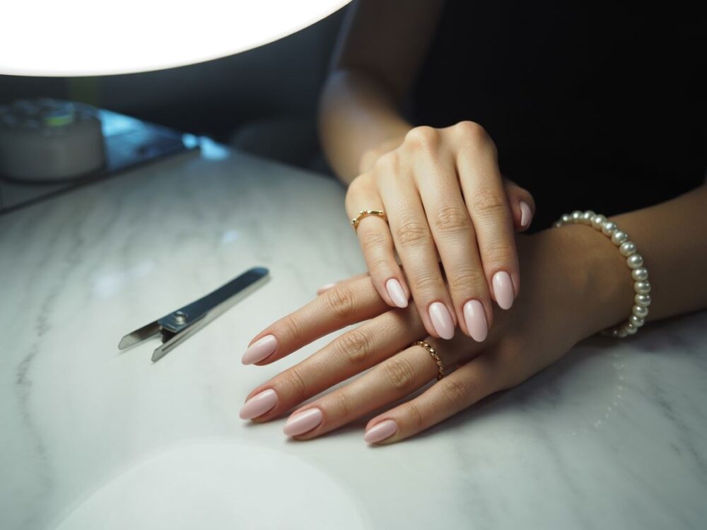 paznokcie po manicure japońskim