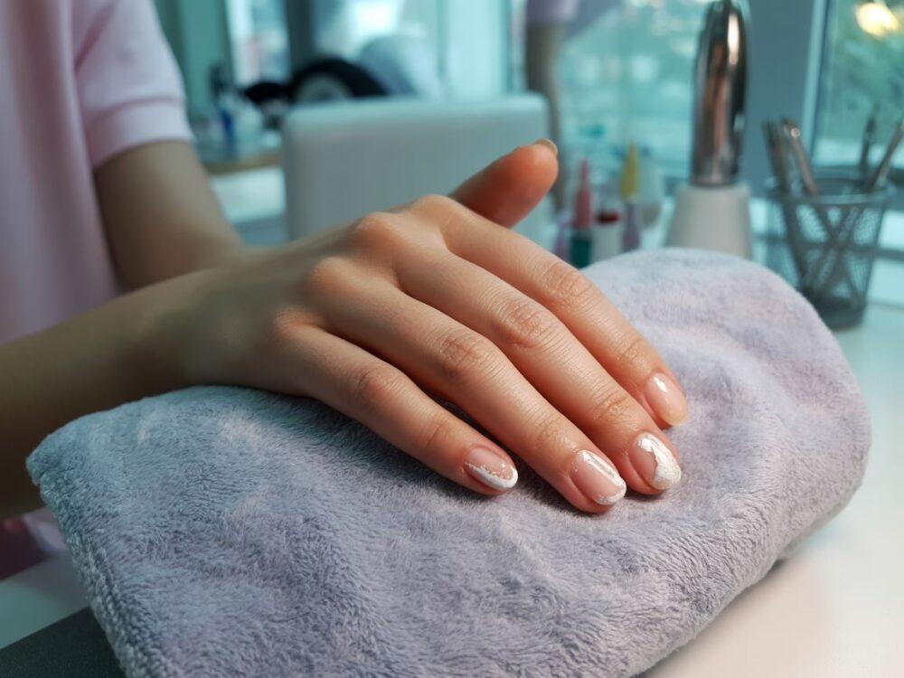 problemy z manicure żelowym
