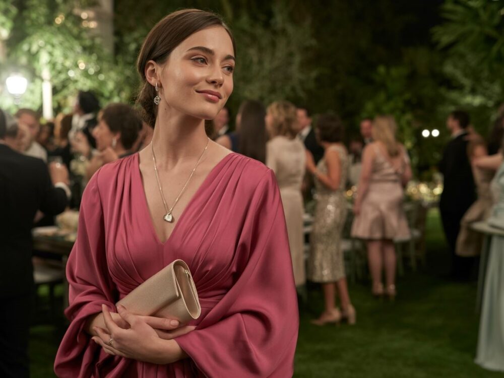 stylizacja weselna z malinową sukienką