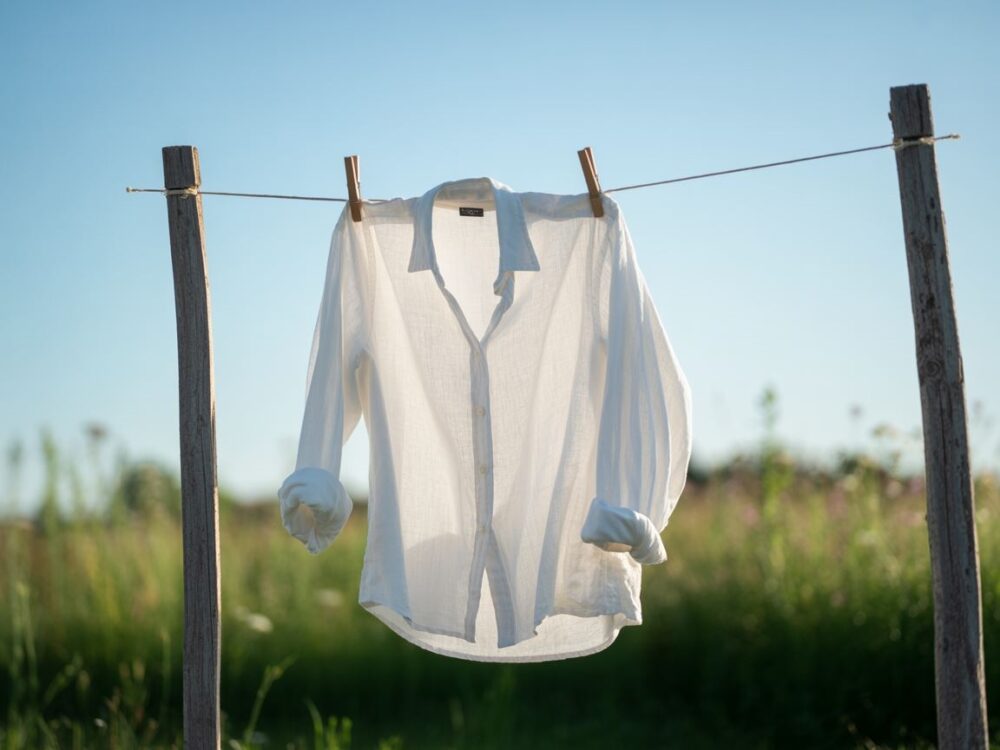 usuwanie zapachu perfum z ubrania